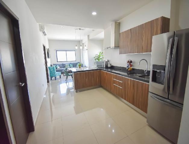 Condo 2 bedthrooms 100 Mts from the beach (malecon)