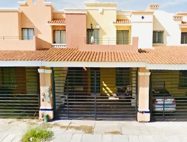 House with High Business Potential, on Parque Lineal